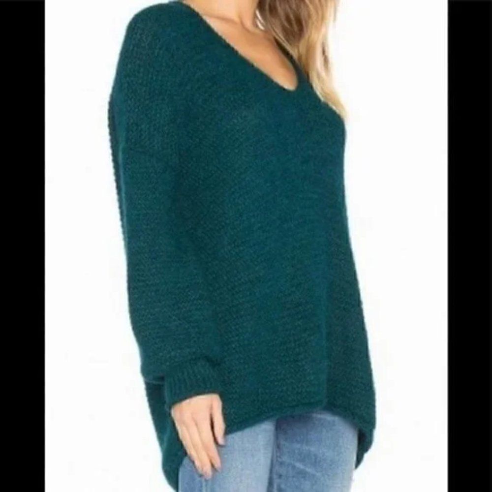 🆕 Free People Green V-neck Oversized Sweater size XS